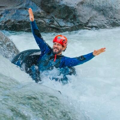 Tubing Extremo en los Rápidos del Rio Guatapé