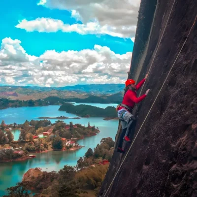 Escalada Deportiva en la Piedra del Peñol | Guatapé