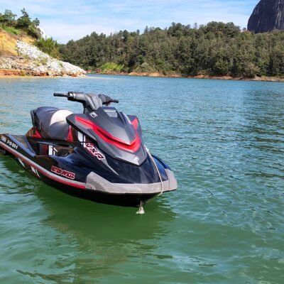 Alternative view of EL MEJOR JET SKI YAMAHA VXR en Guatapé: Cilindraje 1800 con 150 caballos de fuerza