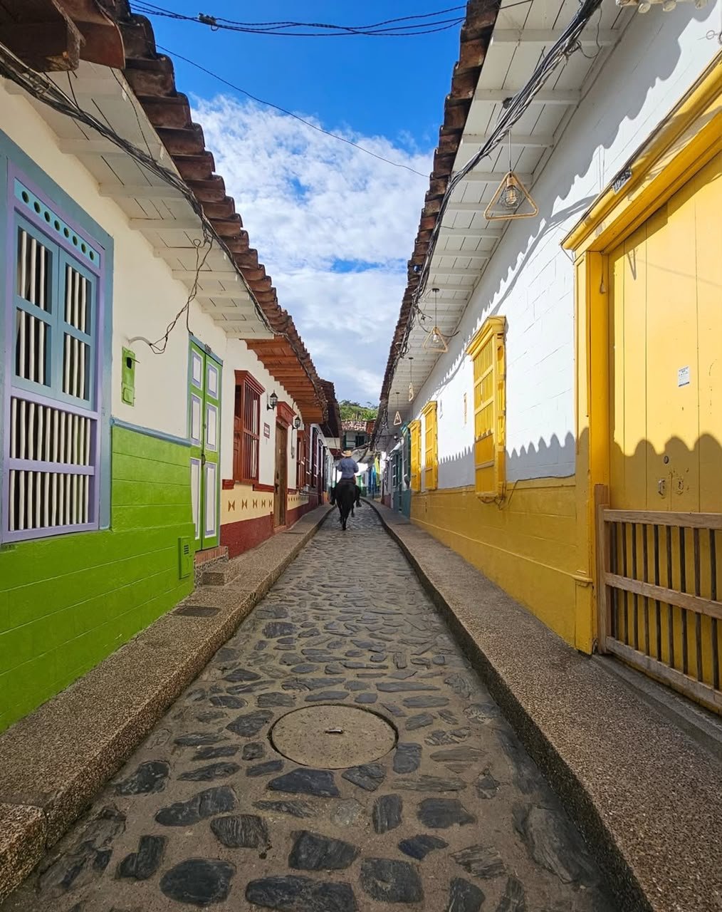 Concepción a Tu Ritmo | Calles coloridas, Cascadas, Almuerzo Tour completo