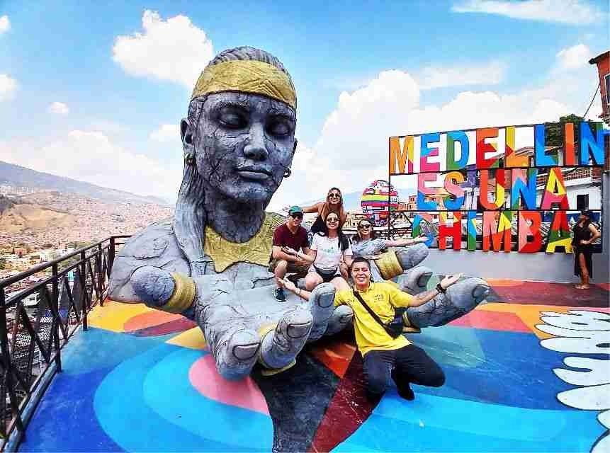MEDELLÍN A TU RITMO: CITY TOUR